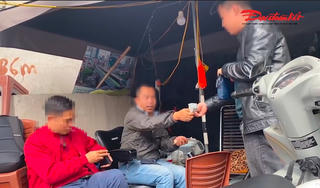 Bãi xe tự phát dưới ga Cầu Giấy tiềm ẩn nguy cơ mất an toàn đường sắt đô thị