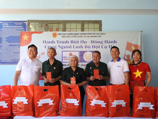 TP Hồ Chí Minh: Ấm áp buổi lễ tri ân cựu chiến binh vùng "đất thép thành đồng"