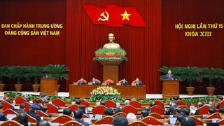 Thông cáo báo chí ngày làm việc thứ nhất Hội nghị Trung ương 15, khóa XIII