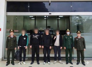 Cao Bằng: Trao trả 7 công dân Trung Quốc nhập cảnh trái phép vào Việt Nam