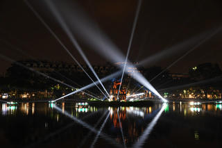 Hồ Gươm lung linh trong không gian ánh sáng nghệ thuật