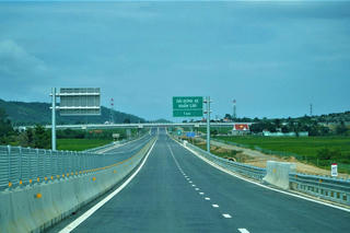 Cảnh báo nguy cơ gây mất an toàn trên tuyến cao tốc Vân Phong - Nha Trang