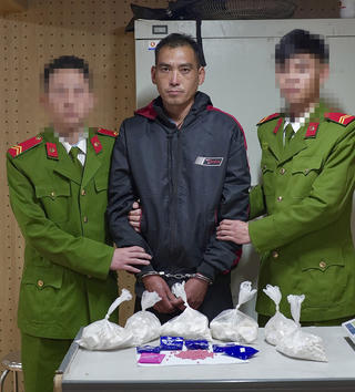 Sơn La: Bắt đối tượng mua bán trái phép 6 bánh heroin