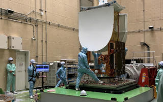 Nhà khoa học Việt Nam thiết kế anten “tự bung” trên quỹ đạo, mở đường cho vệ tinh SAR cỡ micro