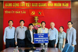 Bộ Xây dựng hỗ trợ 1 tỷ đồng giúp đồng bào vùng lũ phía Đông tỉnh Đắk Lắk khắc phục hậu quả thiên tai