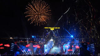 Quảng Ninh: Rực rỡ, sôi động đại nhạc hội chào năm mới bên bờ vịnh di sản