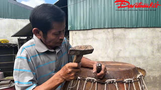 Làng nghề độc đáo hối hả vào vụ