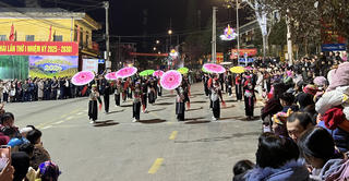 Đa sắc màu tại Festival Khèn Mông - Lễ hội hoa Tớ Dày