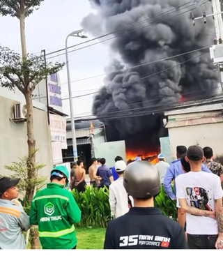 TP Hồ Chí Minh: Cháy xưởng sản xuất, nhiều tài sản bị thiêu rụi