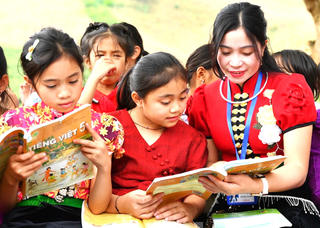 Giải quyết bài toán nhân lực, nâng cao đời sống giáo viên