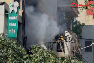 Hiện trường vụ cháy nhà 7 tầng trên phố Lê Lợi ở Hà Nội