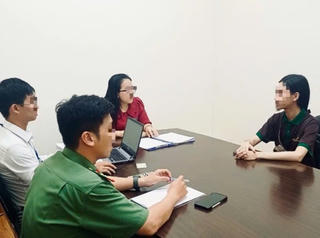 Không gian mạng và vòng xoáy công kích tập thể