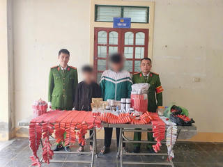 Nghệ An: Nam sinh tự chế tạo 3.000 quả pháo nổ, bán cho bạn cùng trường