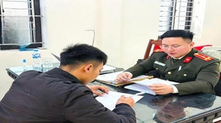 Ninh Bình: Tàng trữ vũ khí quân dụng, nam thanh niên bị khởi tố