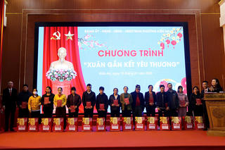 Hải Phòng: Chăm lo Tết cho các hộ gia đình khó khăn tại phường Kiến An