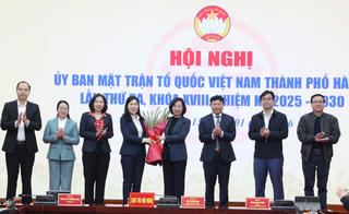 Bà Trần Thị Phương Hoa được hiệp thương cử giữ chức Phó Chủ tịch Thường trực Mặt trận TP. Hà Nội
