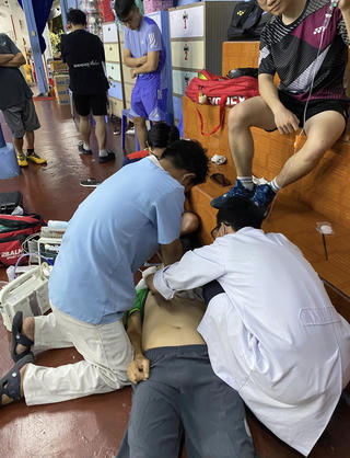 Chơi thể thao trong mùa lạnh: Nguy cơ đột quỵ, đột tử không thể xem nhẹ