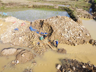Sơn La: Phát hiện 18 cá nhân có dấu hiệu khai thác vàng trái phép