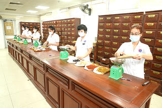 Lần đầu ban hành phác đồ kết hợp y học cổ truyền và hiện đại cho 16 bệnh phổ biến