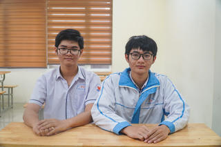 Cặp song sinh chuyên Lam Sơn chạm đỉnh Toán quốc gia