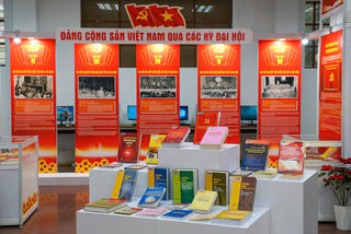 Trưng bày tư liệu chào mừng thành công Đại hội đại biểu toàn quốc lần thứ XIV của Đảng