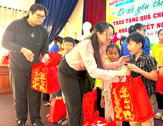 Nhiều chương trình hỗ trợ Tết ý nghĩa cho người dân có hoàn cảnh khó khăn