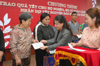 Đà Nẵng: Một gia đình hỗ trợ 1,2 tỷ đồng trao quà tết cho các hộ khó khăn