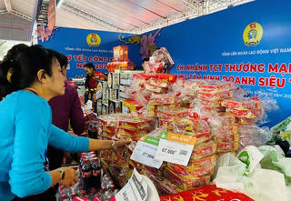 Ấm lòng người yếu thế