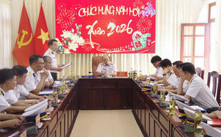 Đoàn công tác Quân chủng Hải quân kiểm tra, chúc Tết tại Lữ đoàn 681