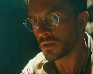 Kính gọng mảnh định hình phong cách nam giới