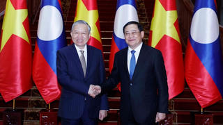 Việt Nam-Lào đẩy mạnh hợp tác toàn diện, tăng cường gắn kết chiến lược