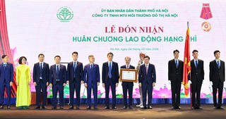 Công ty URENCO đón nhận Huân chương Lao động hạng Nhì