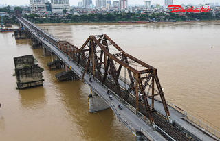 Nguy cơ mất an toàn tại cầu Long Biên: Phong tỏa tuyến Hà Nội – Gia Lâm