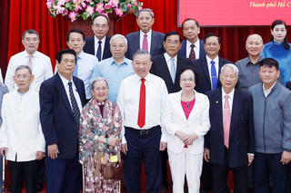 Tổng Bí thư Tô Lâm gặp mặt các đồng chí nguyên Ủy viên Trung ương Đảng khu vực phía nam