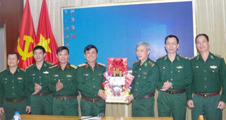 Ban Chỉ huy Bộ đội Biên phòng tỉnh Khánh Hòa thăm, chúc Tết Bộ Chỉ huy Quân sự tỉnh năm 2026