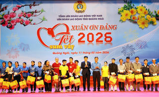 Phó Chủ tịch Quốc hội Vũ Hồng Thanh dự “Tết Sum vầy-Xuân ơn Đảng” ở Quảng Ngãi