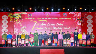 Hà Tĩnh chung tay mang Tết ấm đến người dân vùng cao Kỳ Thượng