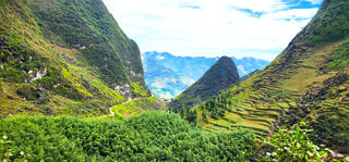 Tìm nước lưng chừng trời