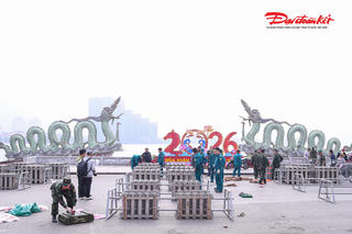 Hà Nội: Gấp rút lắp đặt trận địa pháo hoa trước Tết Bính Ngọ