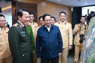 Thủ tướng kiểm tra công tác ứng trực của lực lượng công an