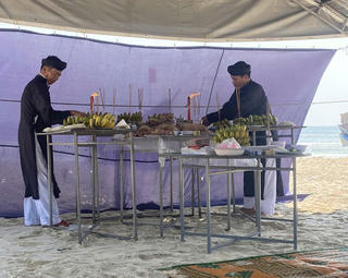 Tục cúng cầu ngư trong dịp đầu năm của người dân ven biển