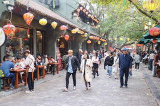 Ninh Bình bùng nổ du lịch đầu năm, đón hơn 1,36 triệu lượt khách