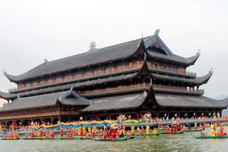 Du Xuân đầu năm: Gợi ý một số địa điểm tâm linh ở miền Bắc