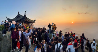 Quảng Ninh: Đón hơn 1,1 triệu lượt khách trong dịp nghỉ Tết Nguyên đán