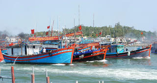 Quảng Ngãi: Ngư dân Tịnh Khê rộn ràng ra khơi đầu năm mới