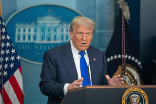 Tổng thống Mỹ tiếp tục nâng mức thuế toàn cầu lên 15%