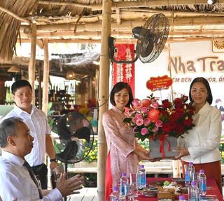 Mặt trận tỉnh Khánh Hòa thăm các doanh nghiệp nhân dịp đầu năm mới
