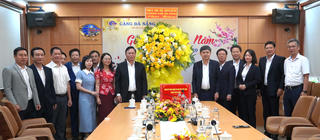 Chủ tịch Mặt trận TP Đà Nẵng động viên các đơn vị ra quân đầu năm