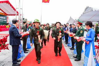 Hơn 6.000 tân binh Ninh Bình lên đường nhập ngũ