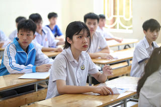 Nóng cuộc đua vào lớp 10 tại Hà Nội